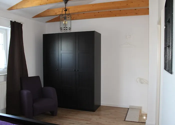 Zum Alten Krug Konukevi 4*